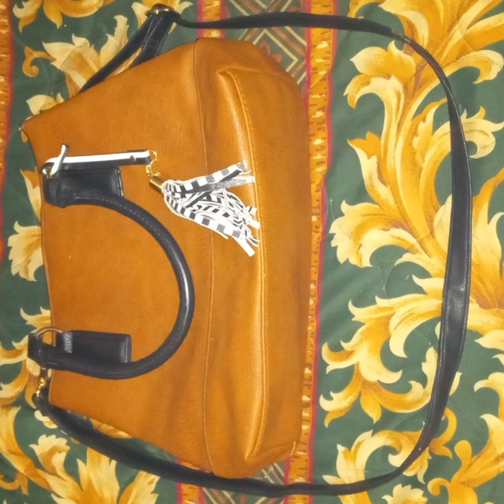 Women's leather satchel bag